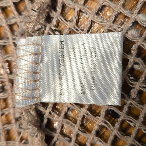 LU LU B 3/4 LENGTH SLEEVES PULLOVER TOP - Picture 7 of 8